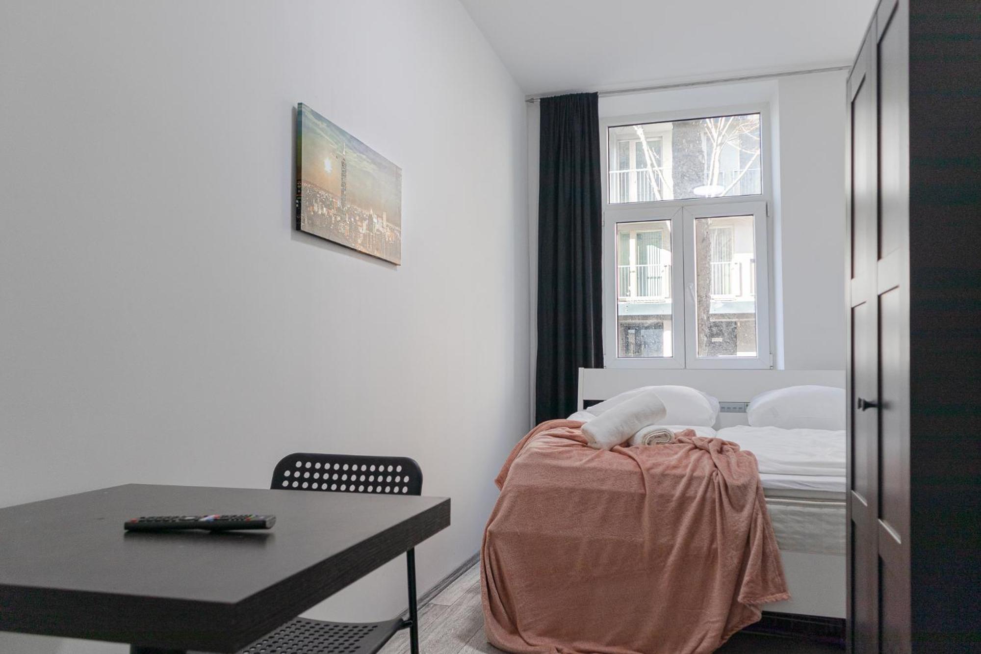Affordable 5-Br Shared Apartment / Enkplatz U3 Getaway Viena Exterior foto