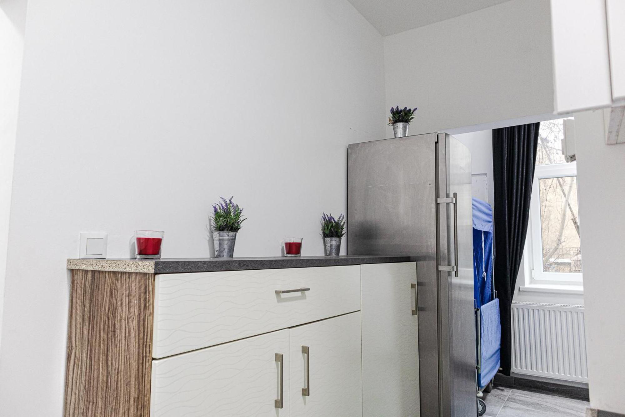 Affordable 5-Br Shared Apartment / Enkplatz U3 Getaway Viena Exterior foto